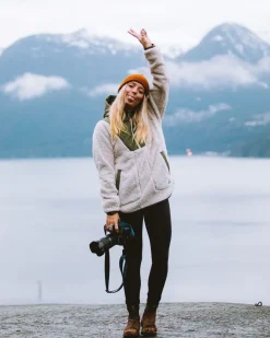 Beaumont Recycled Sherpa Hooded Fleece - Vintage White