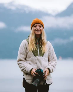 Beaumont Recycled Sherpa Hooded Fleece - Vintage White