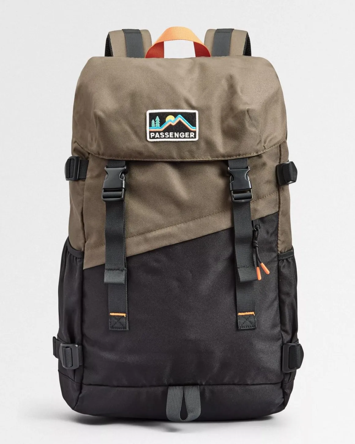Boondocker Recycled 26L Backpack - Black/Khaki Green