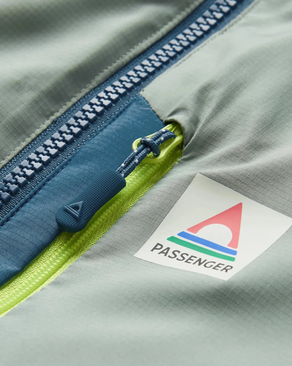 Daybreak Lightweight Men's Recycled Thermore Insulated Jacket - Pistachio/Blue Steel