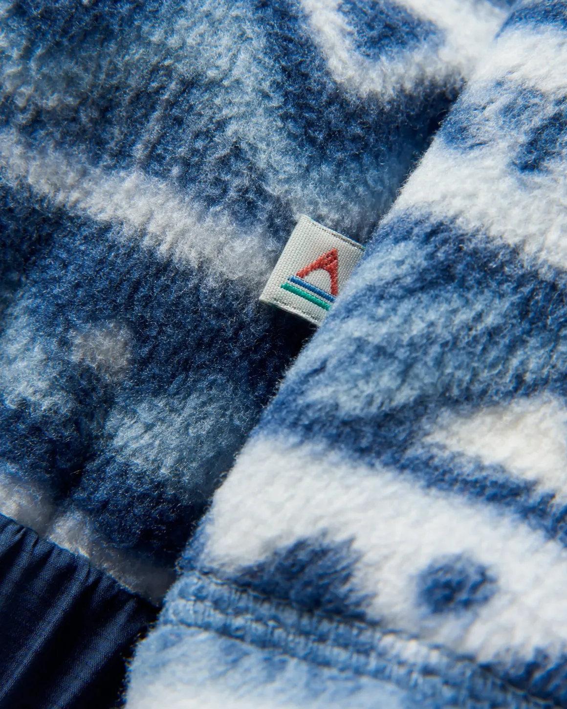 Ebb Recycled Polar Fleece - Mountain Geo Gray Blue