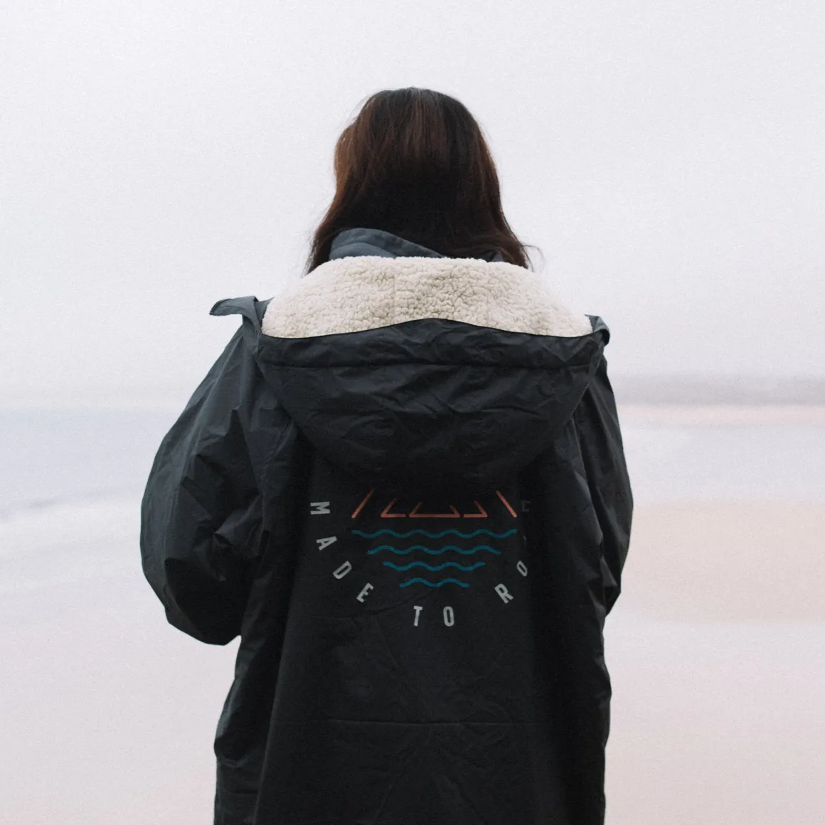 Escapism Recycled Sherpa Lined Changing Robe - Black