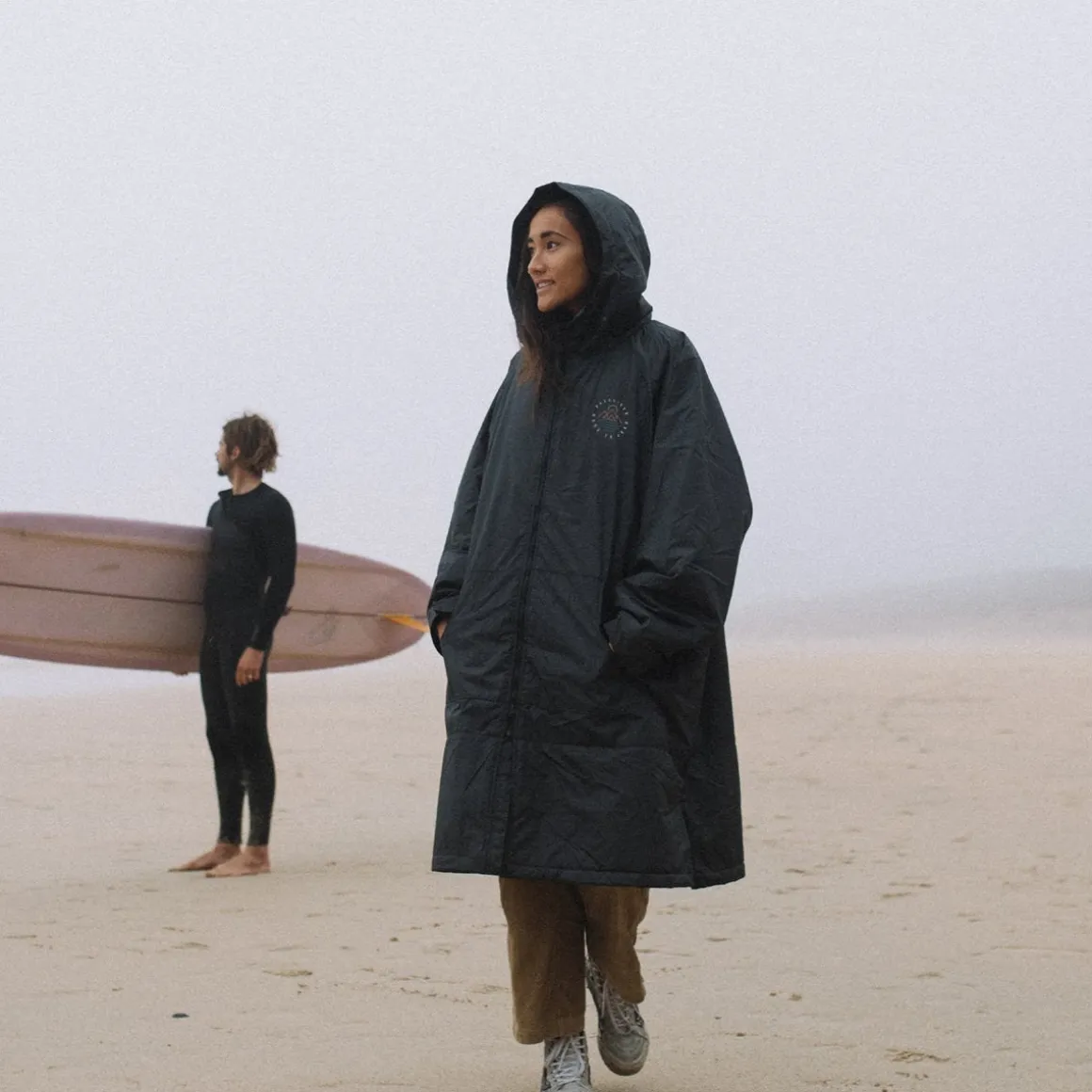 Escapism Recycled Towel Lined Changing Robe - Black