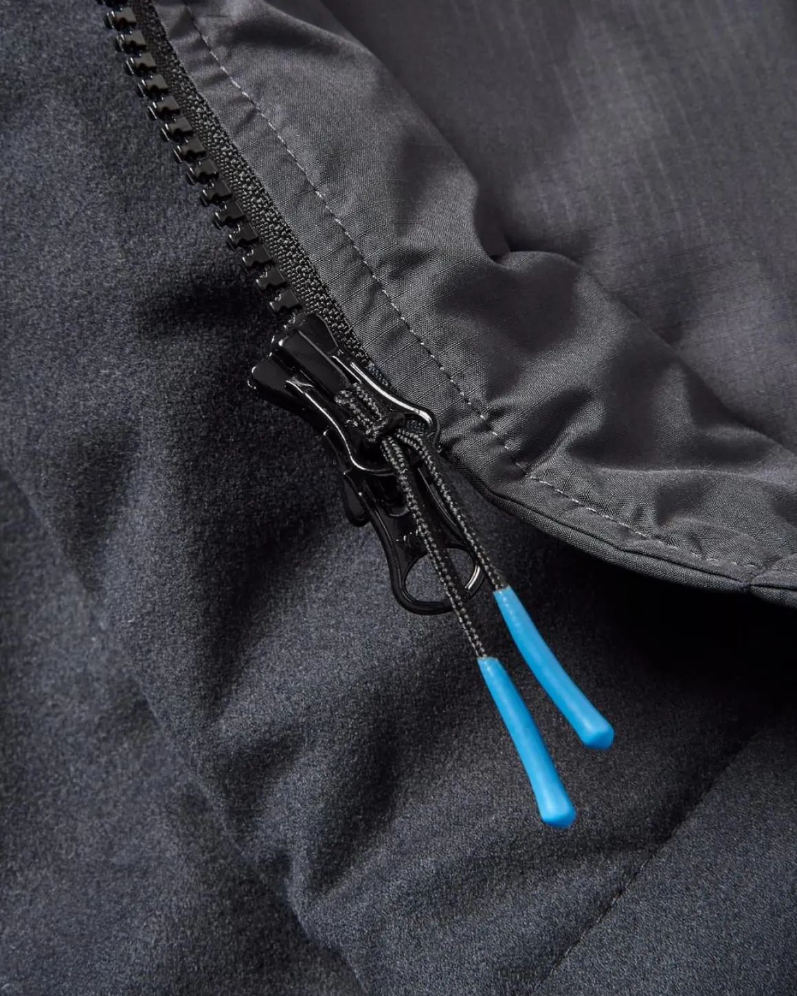 Escapism Recycled Towel Lined Changing Robe - Black