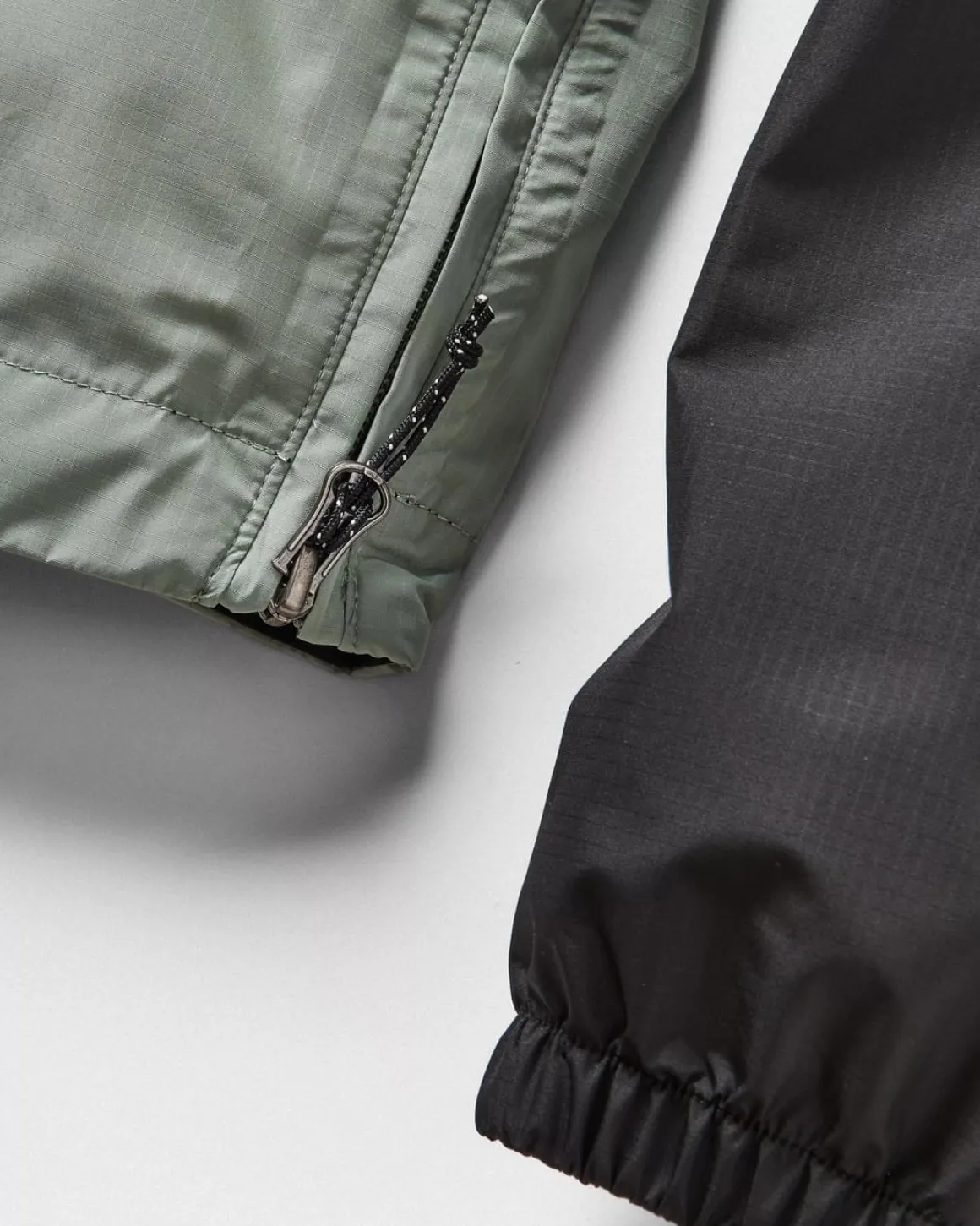 Flow Half Zip Recycled Water Resistant Jacket - True Black/Pistachio