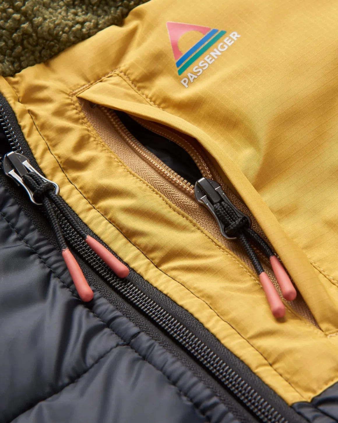 Journey Recycled Insulated Jacket - Black/Khaki Green