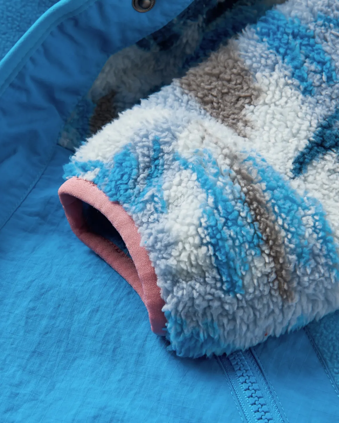 Navegado Recycled Soft-Touch Sherpa Fleece - Abstract Mountain Blue Fog