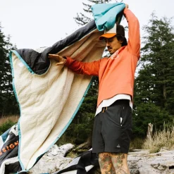 Nomadic Recycled Sherpa Blanket - Black 'Nowhere Bound' Print