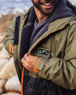 Roaming Recycled Sherpa Lined Changing Robe - Black/ Khaki Green