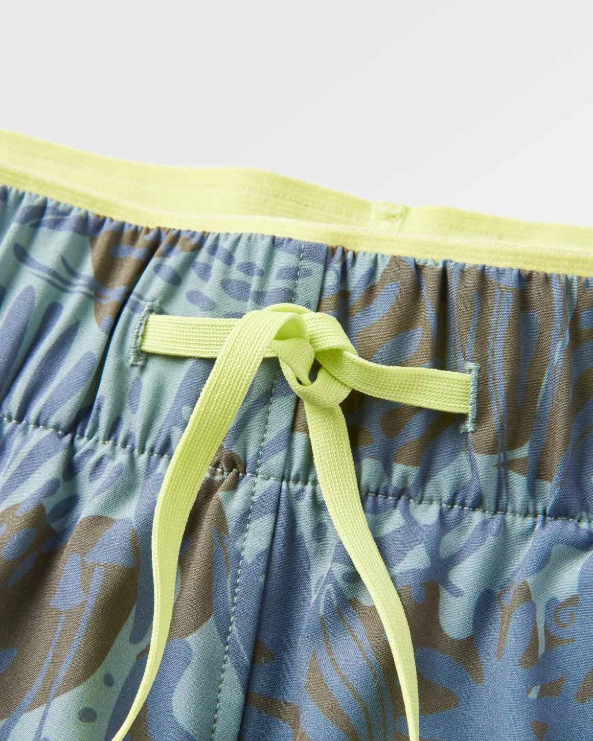 Sandune Trail Shorts - Abstract Seaweed Pistachio