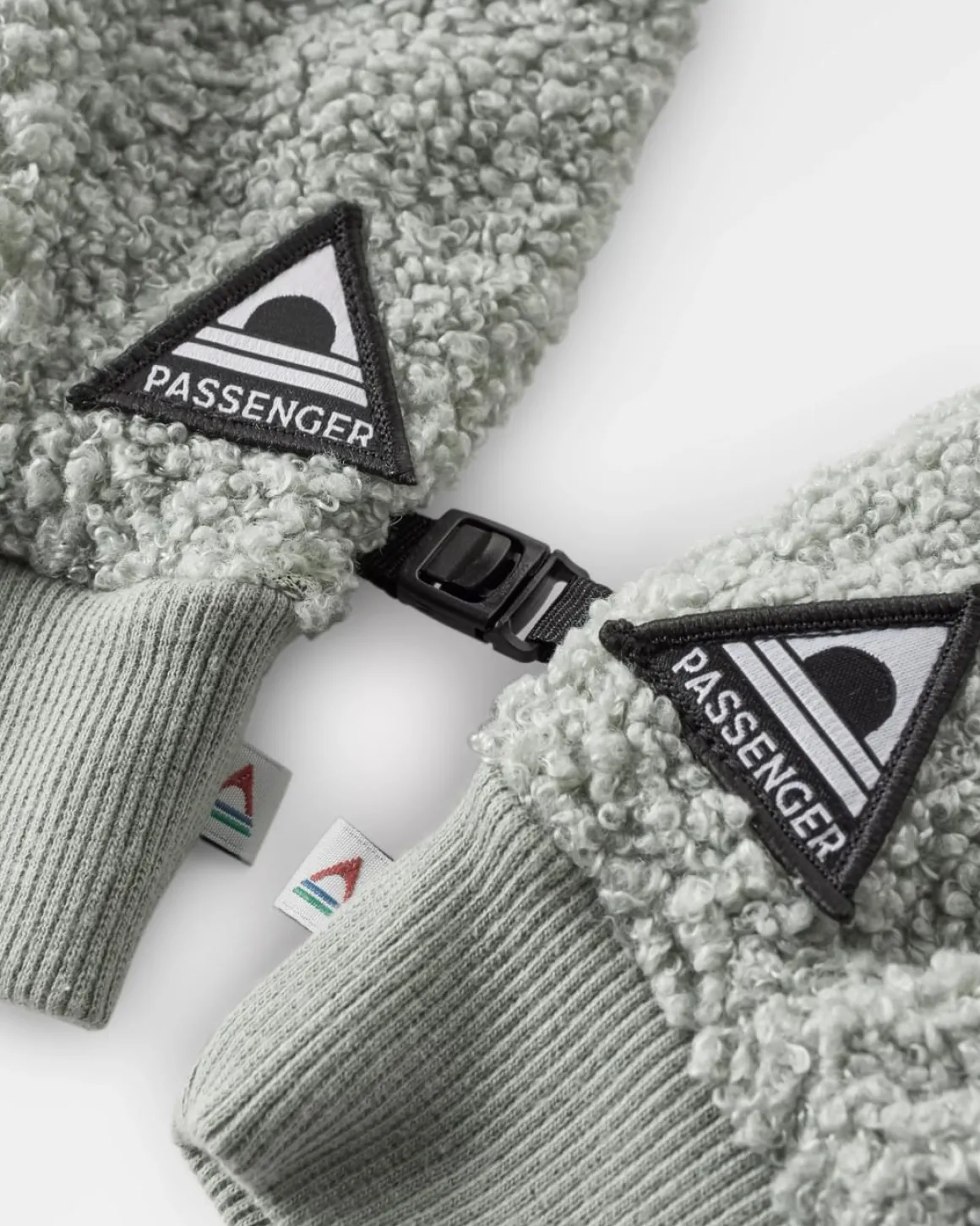 Snowfall 2.0 Recycled Sherpa Gloves - Pistachio