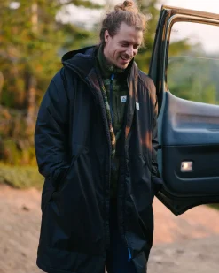 Tempest Recycled Waterproof Changing Robe - Black