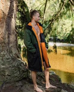 Tempest Recycled Waterproof Changing Robe - Fir Tree/ Black