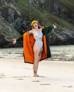 Tempest Recycled Waterproof Changing Robe - Fir Tree/ Black