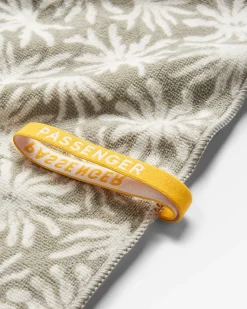 Travel Recycled Quick Dry Towel - Seaweed Pebble Gray