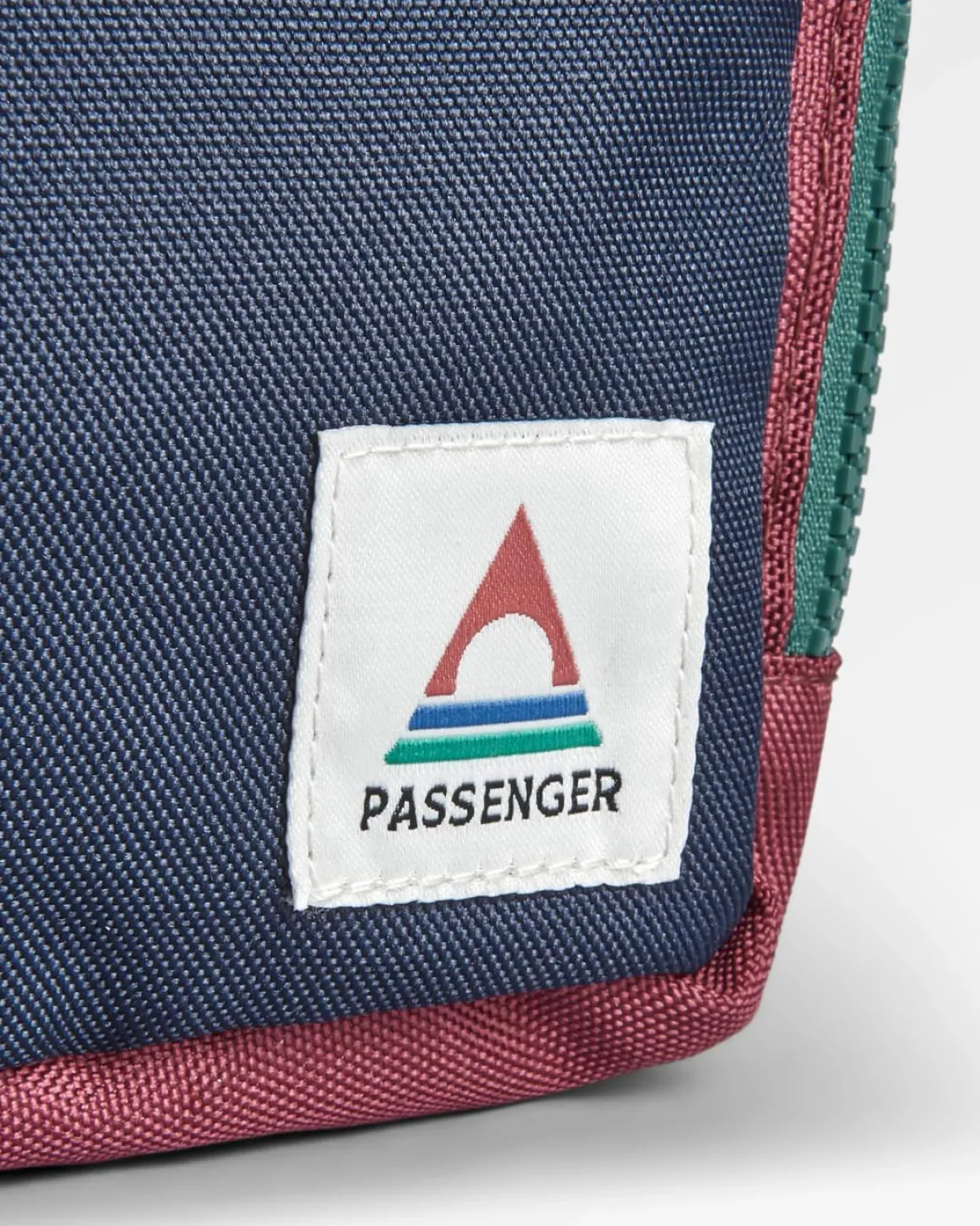 Travel Recycled Wash Kit - Samba/ Deep Navy