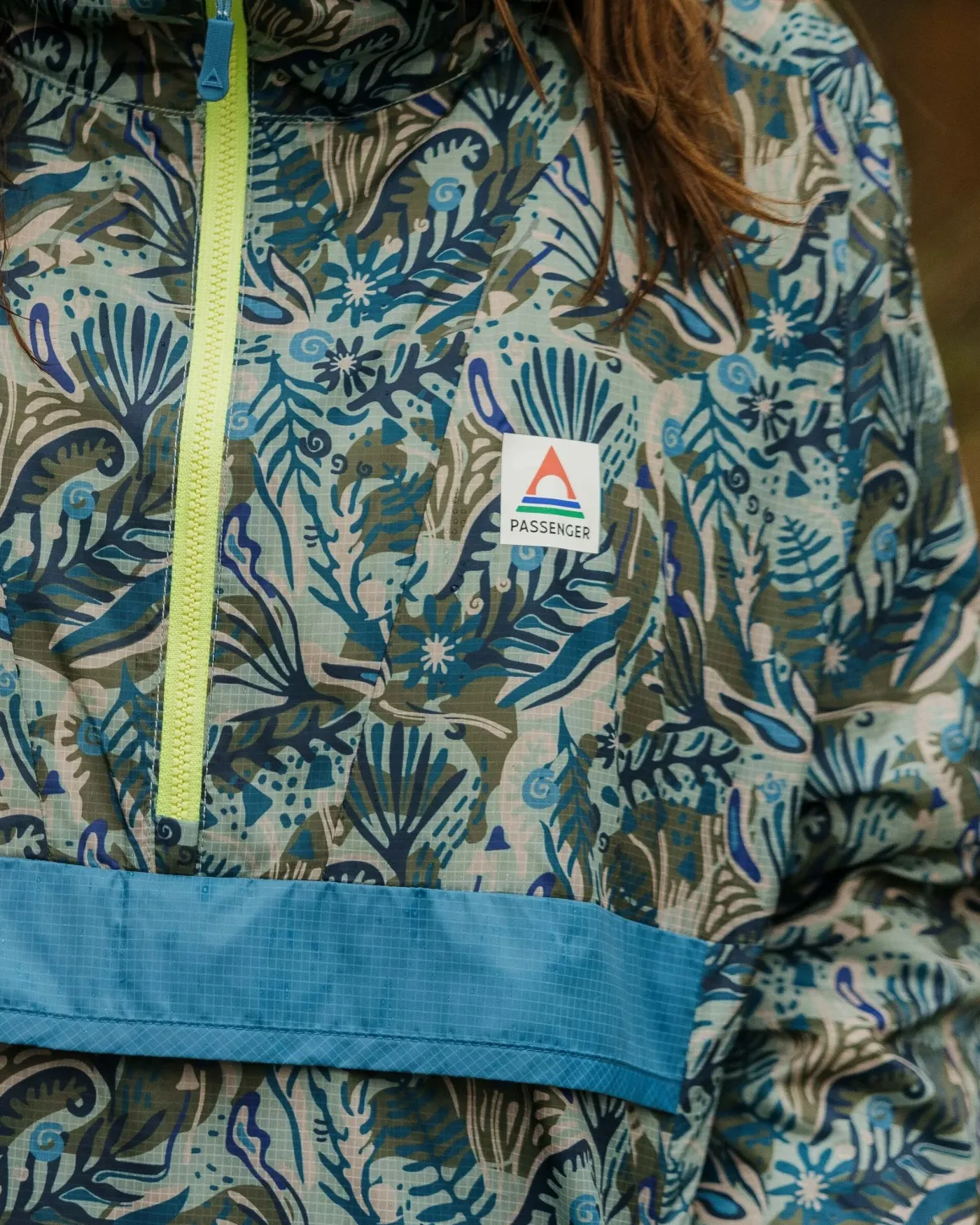 Viento Recycled Windshell Anorak - Abstract Seaweed Pistachio