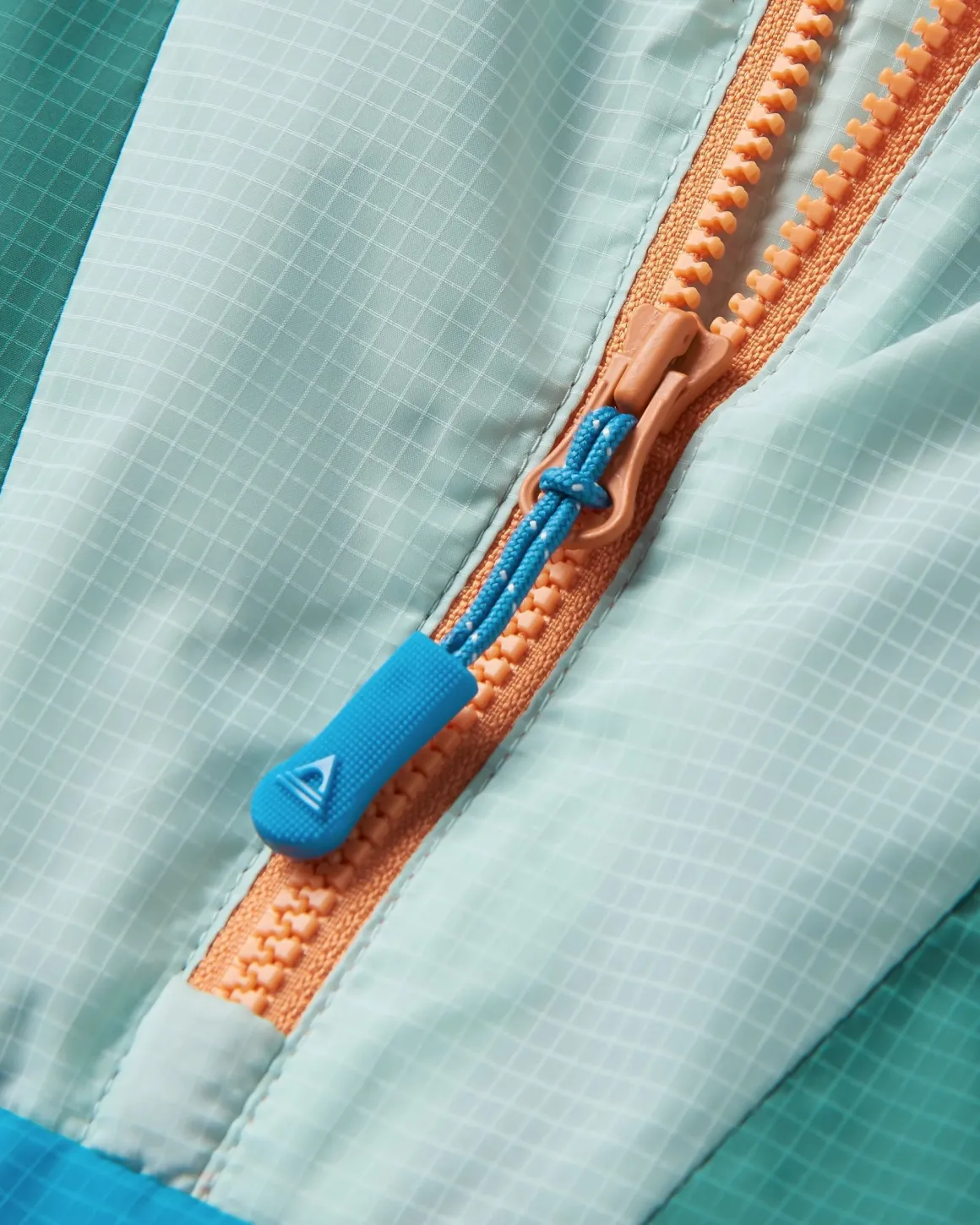 Viento Recycled Windshell Anorak - Surf Spray/Deep Sea