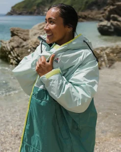 Waves Recycled Sherpa Lined Changing Robe - Surf Spray/Deep Sea