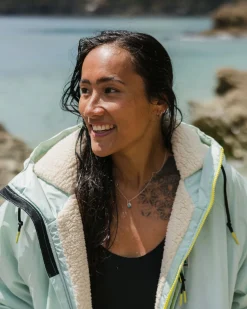 Waves Recycled Sherpa Lined Changing Robe - Surf Spray/Deep Sea