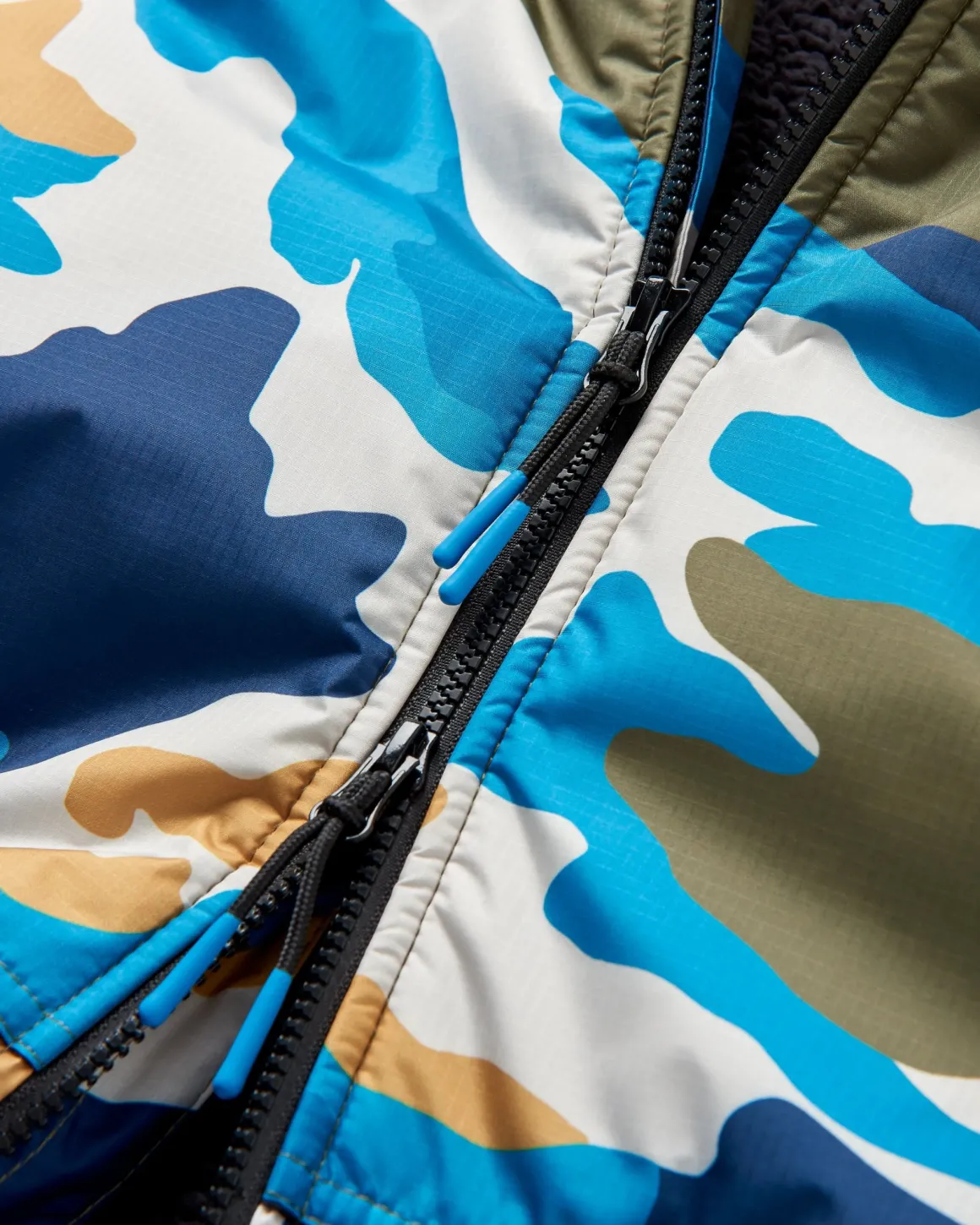 Waves Recycled Sherpa Lined Changing Robe - Mount Scenic Khaki Green